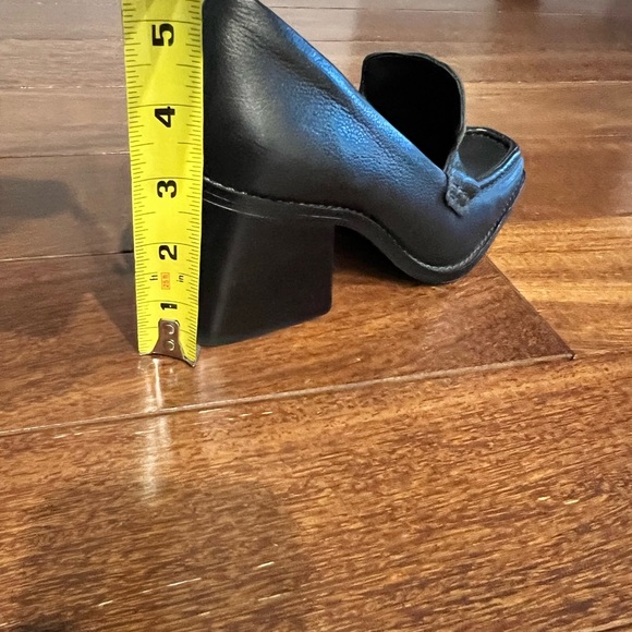 Vince Camuto heel shoes - Picture 4 of 8